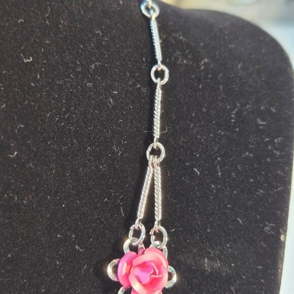 Vintage 2002 Avon Silver Toned Links with Pink Metal Roses Collar Necklace - Picture 4 of 6